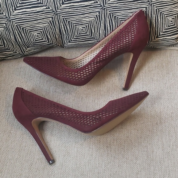 Saks Fifth Avenue Shoes - Saks 5th Ave pumps